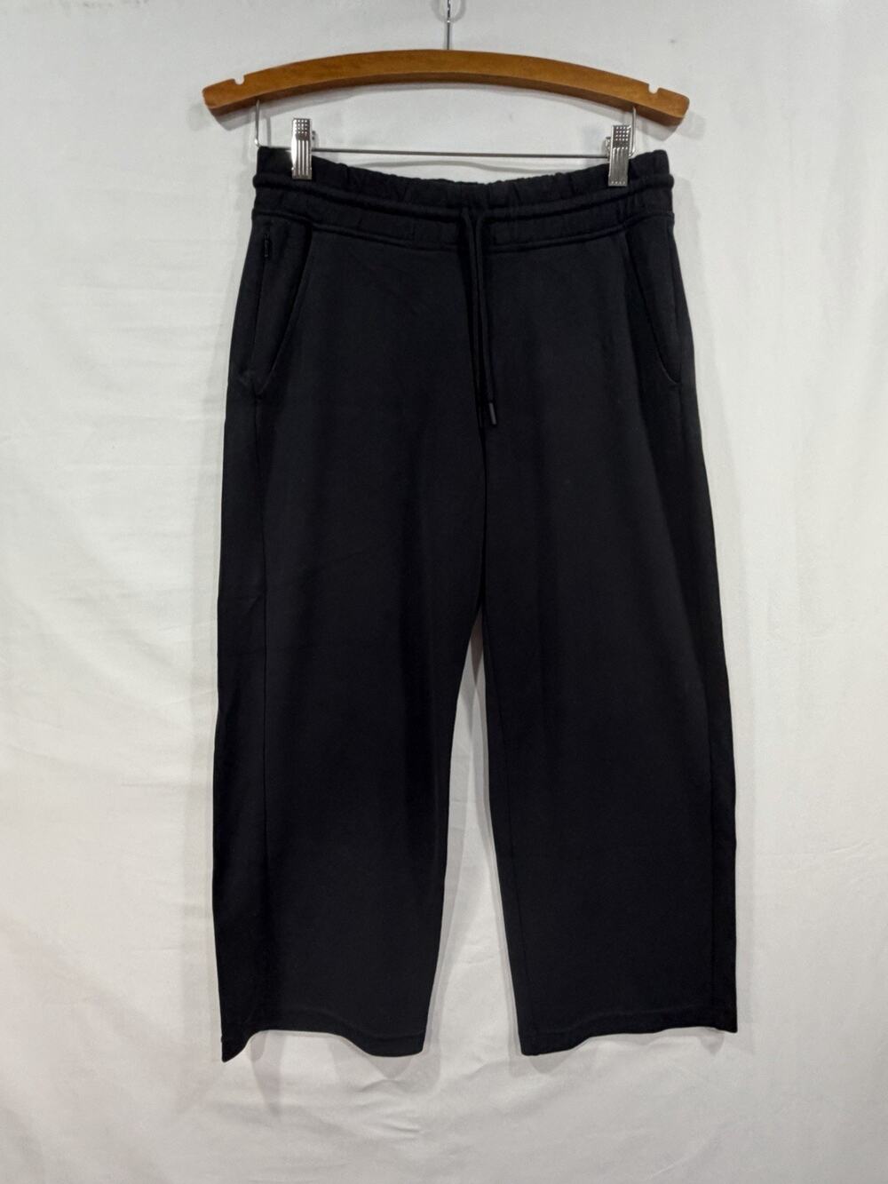 Athleta Triumph Hybrid Wide Leg Crop Black Pants Small Yoga Hiking Outdoors